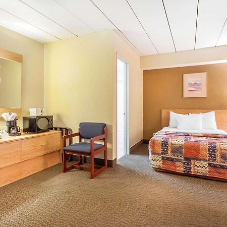 Rodeway Inn North Sandusky Eksteriør billede