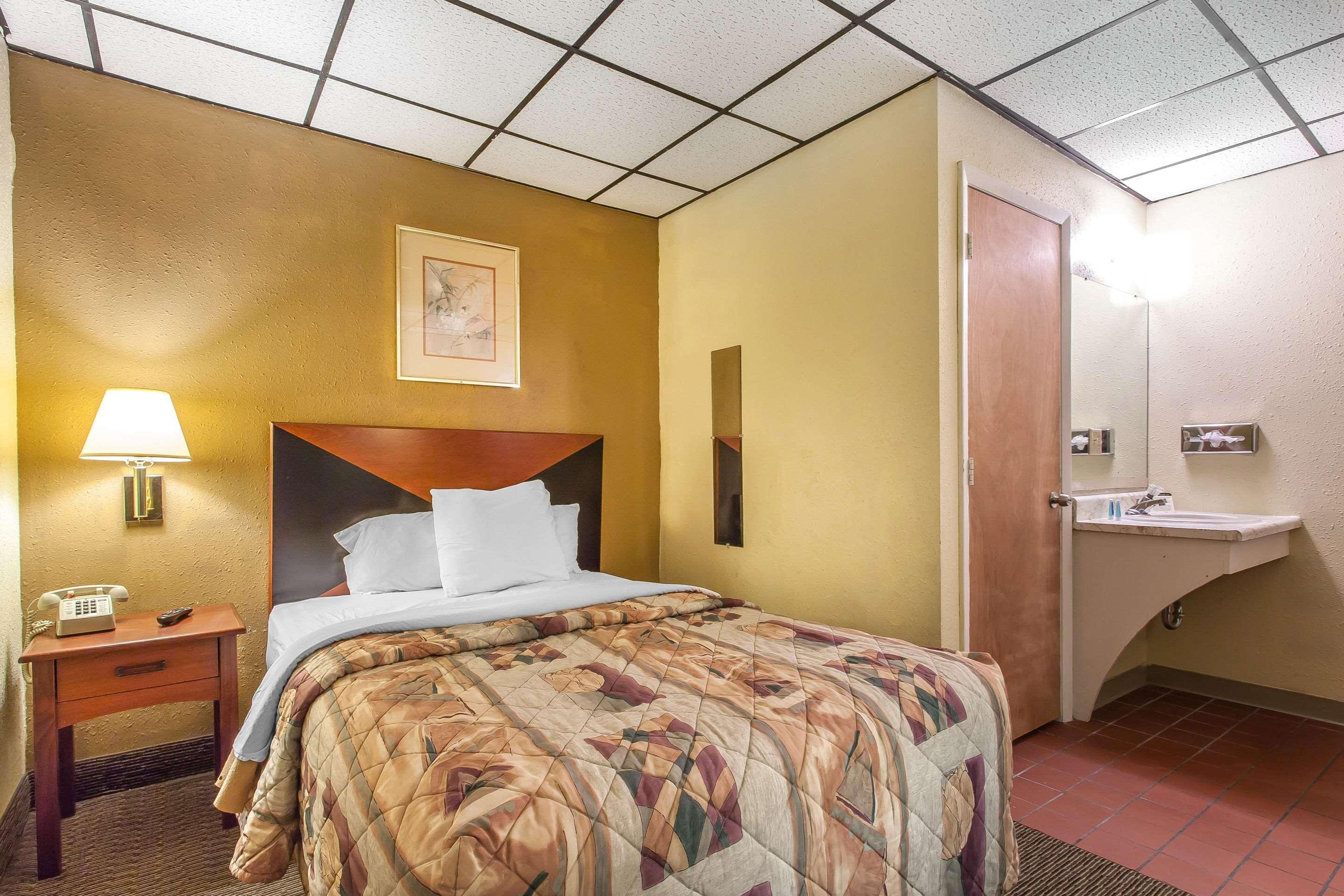 Rodeway Inn North Sandusky Eksteriør billede