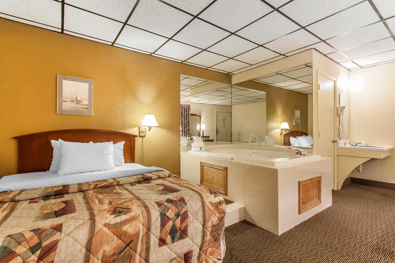 Rodeway Inn North Sandusky Eksteriør billede